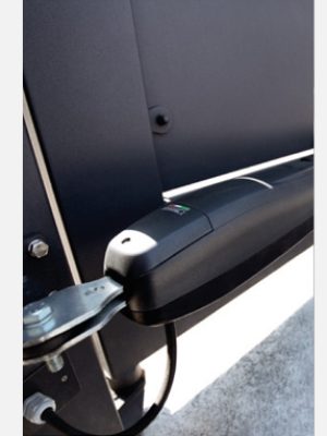 Automatización Roger Brushless con control digital de velocidad y frenado suave.